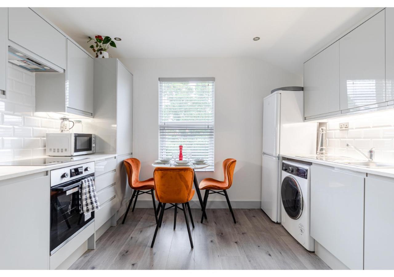 Cozy And Stylish 2 Bedroom Flat In Greater Londres Exterior foto